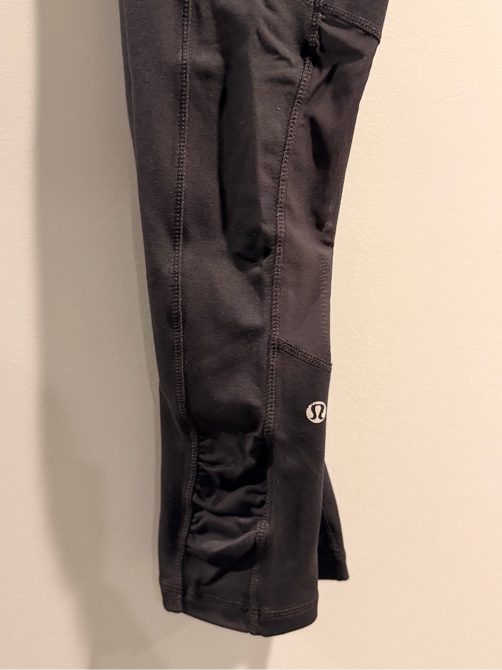 Lululemon Black Leggings with Pockets & Mesh Details